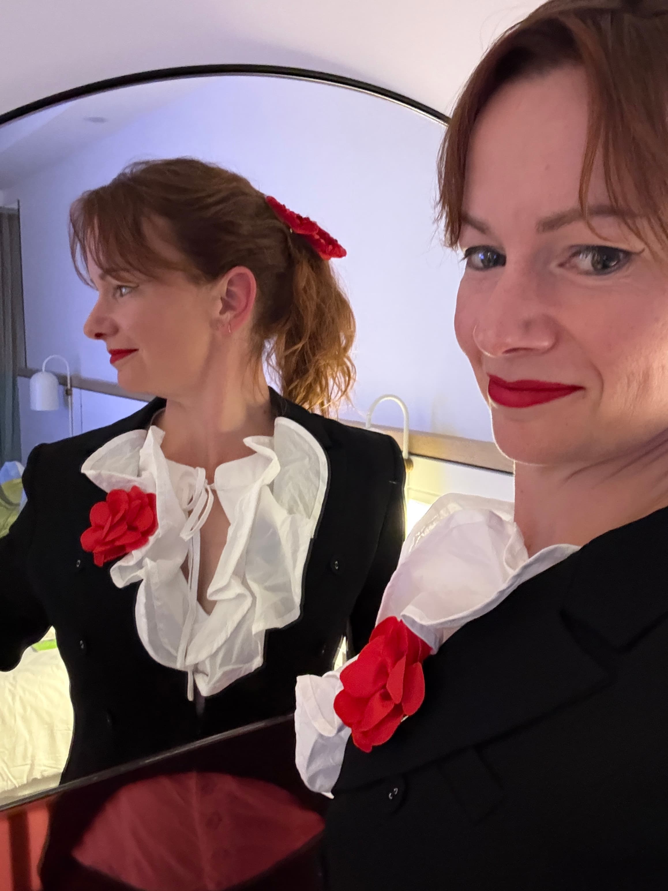 Steffanie, portrait with a mirror reflection